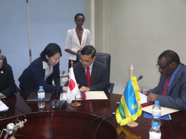 Signing of the Exchange of Notes