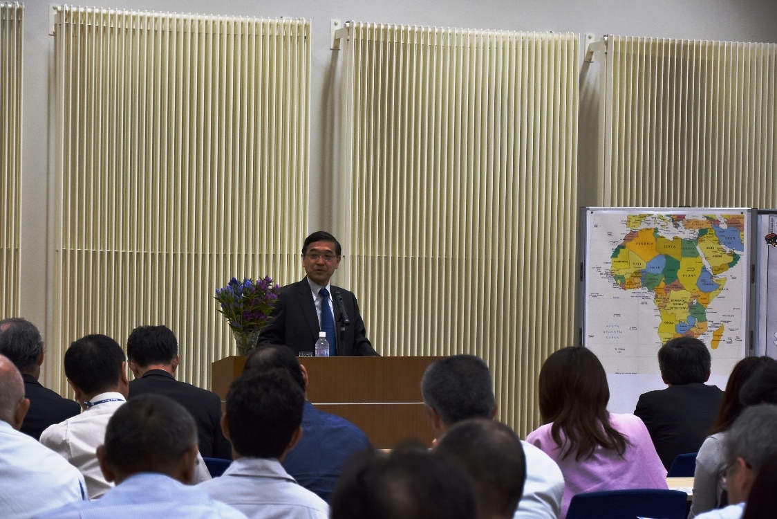 Lecture to city officials