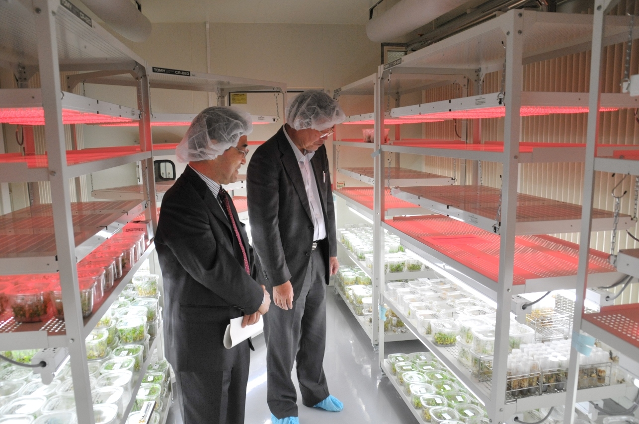 Visit to Flower Research and Development Center