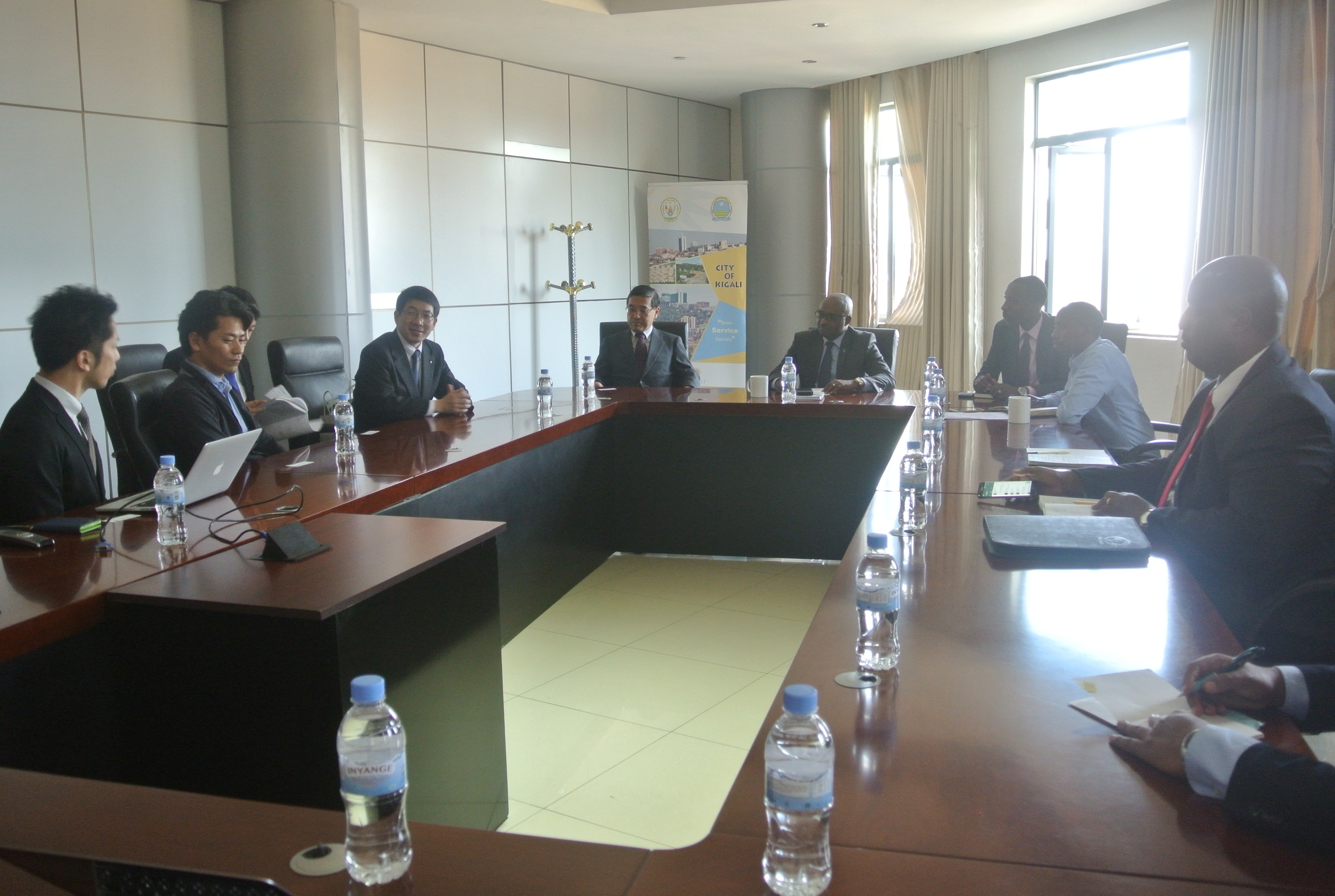 Kobe Business Mission meets with the Mayor