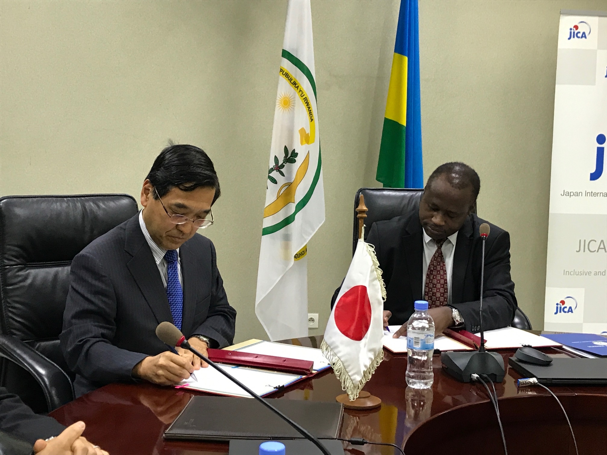 Signing of the Exchange of Notes