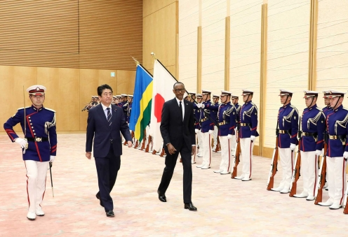 The salute and the guard of honor ceremony (Photo: Cabinet Public Relations Office)